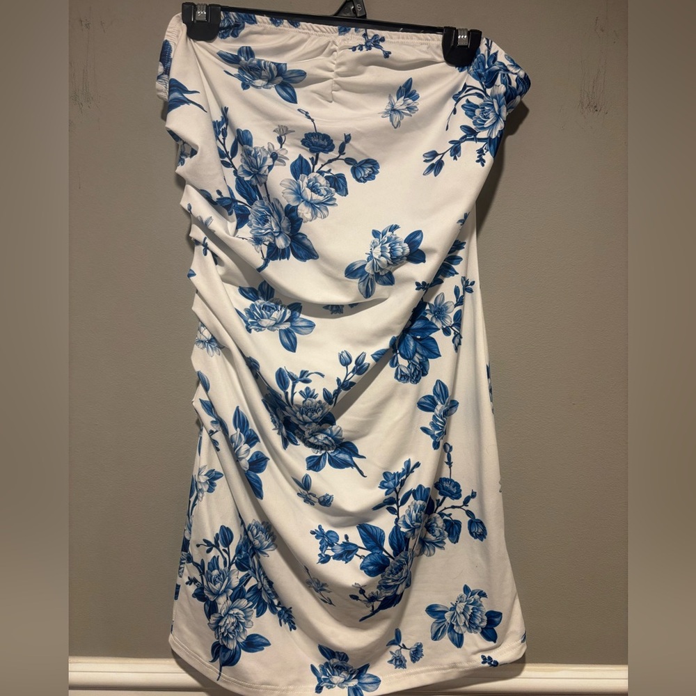 Women's Floral Blue and White Mini Dress - Size XL NWOT